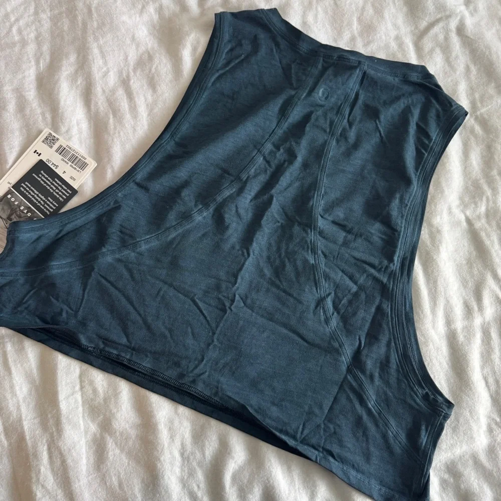 106 🆕 Lululemon Muscle Fade Love Crop Tank - Washed Night Driver - Picture 10 of 11